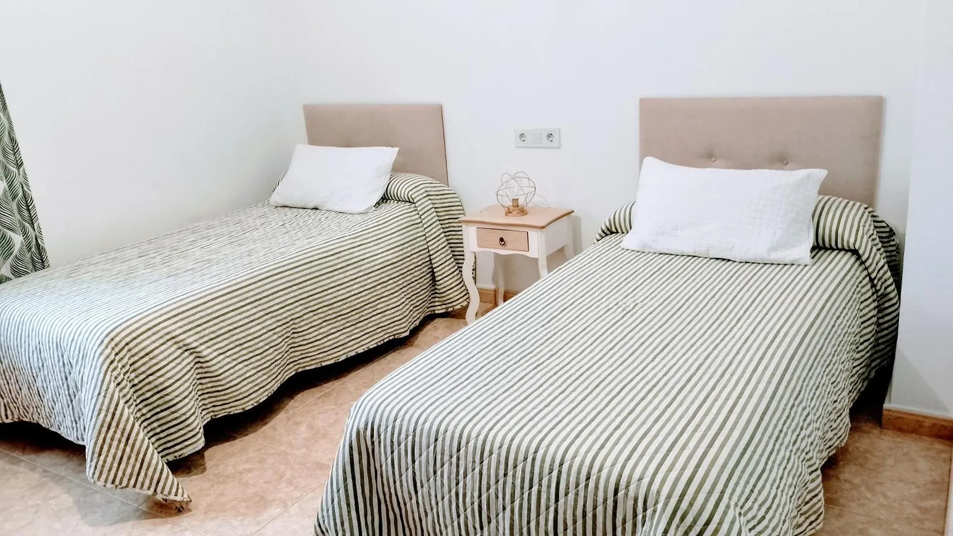 Wallada Marbella 0*,  İspanya